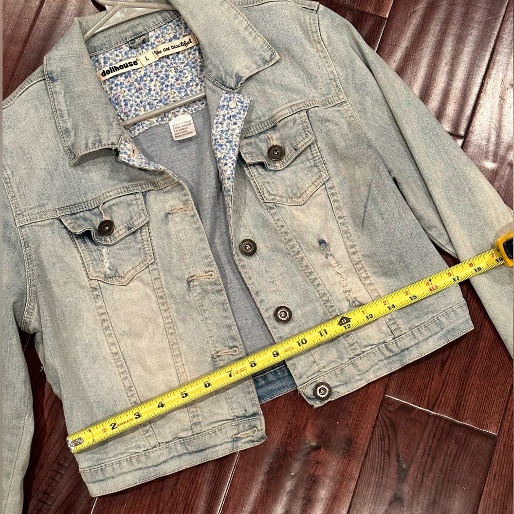 Light wash Jean jacket, cropped